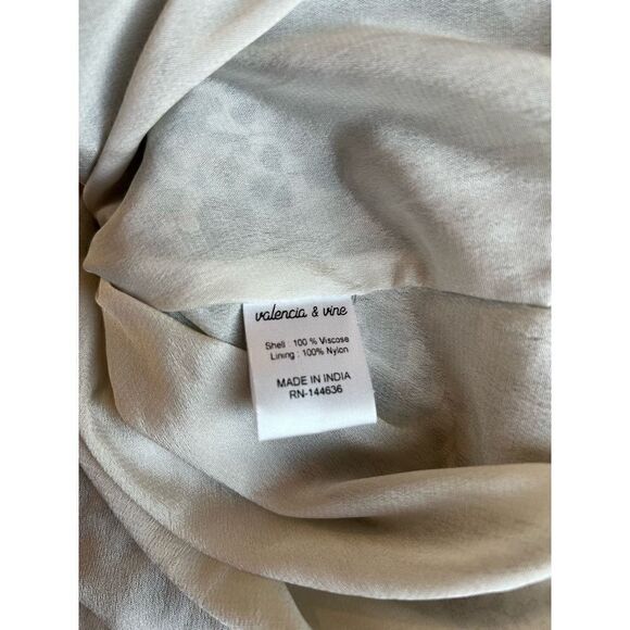 VALENCIA & VINE FLORAL PLEATED DRESS SIZE MEDIUM - Picture 9 of 10